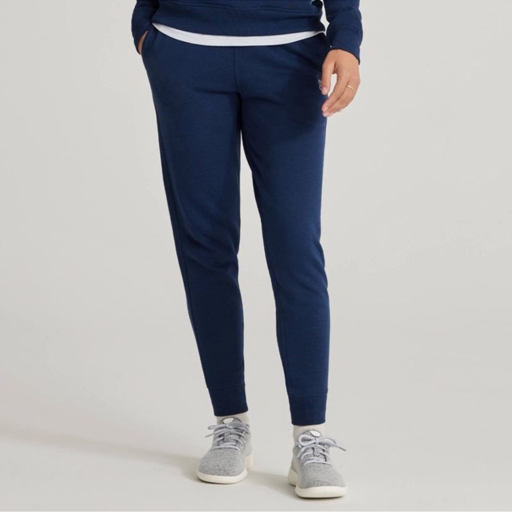 Allbirds R&R sweatpants in navy- organic cotton and hemp
